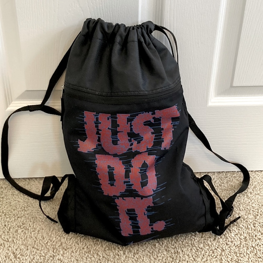 Nike Lightweight Backpack - Picture 6 of 8
